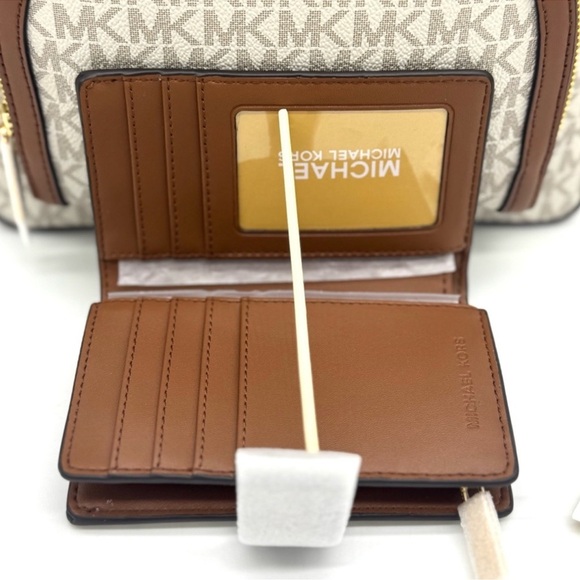 Michael Kors Medium Jaycee Zip Pocket Backpack & Bifold Zip Chain Wallet Vanilla - Picture 13 of 15